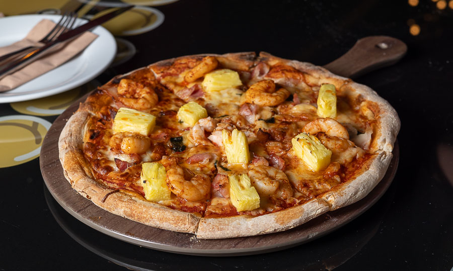 Pizza all inclusive: De pia, camarn y tocino
