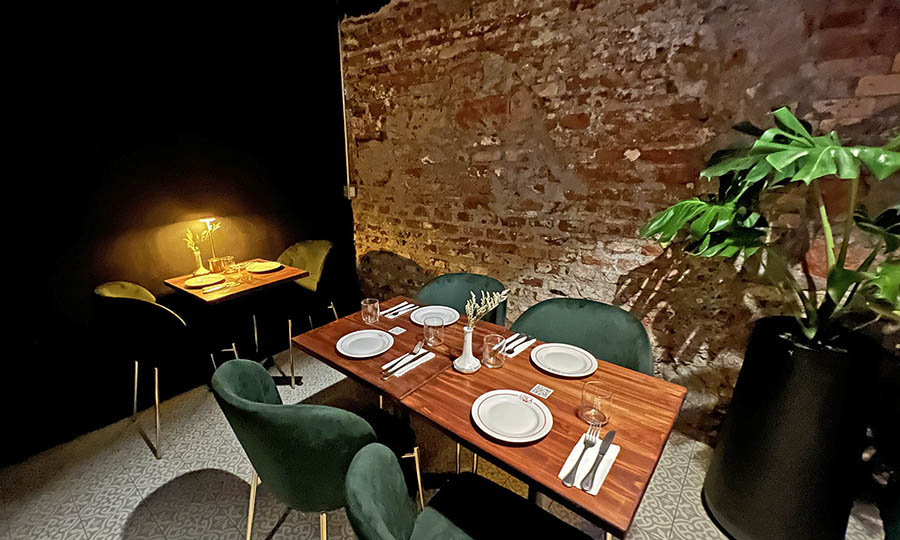Detalle de las mesas de Lola Bar