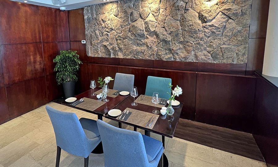 El saln interior de restaurante El Cid - El Cid Restaurant