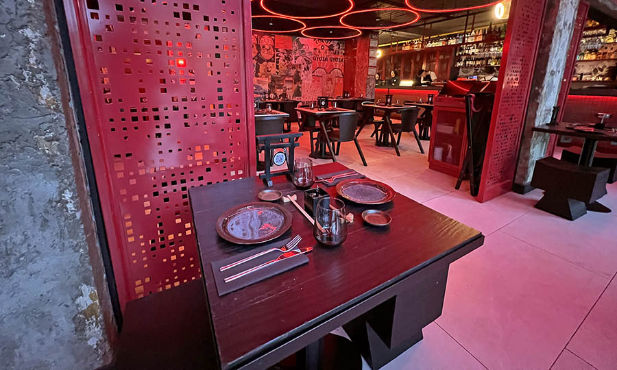 El saln inicial de KATO - KATO Tasty Caos