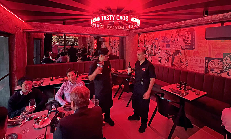 El saln interior de KATO