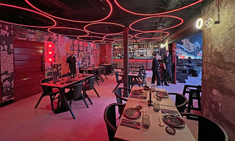 El saln interior de KATO