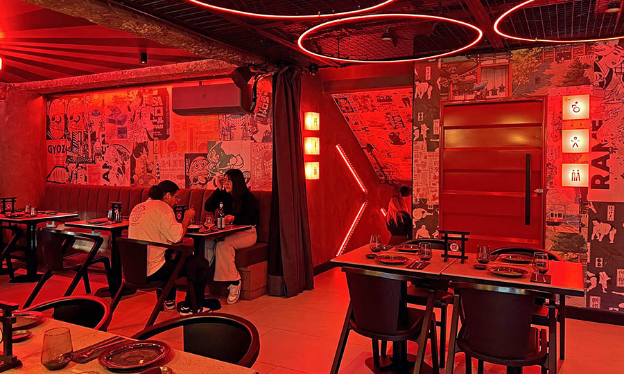 El saln interior de KATO - KATO Tasty Caos