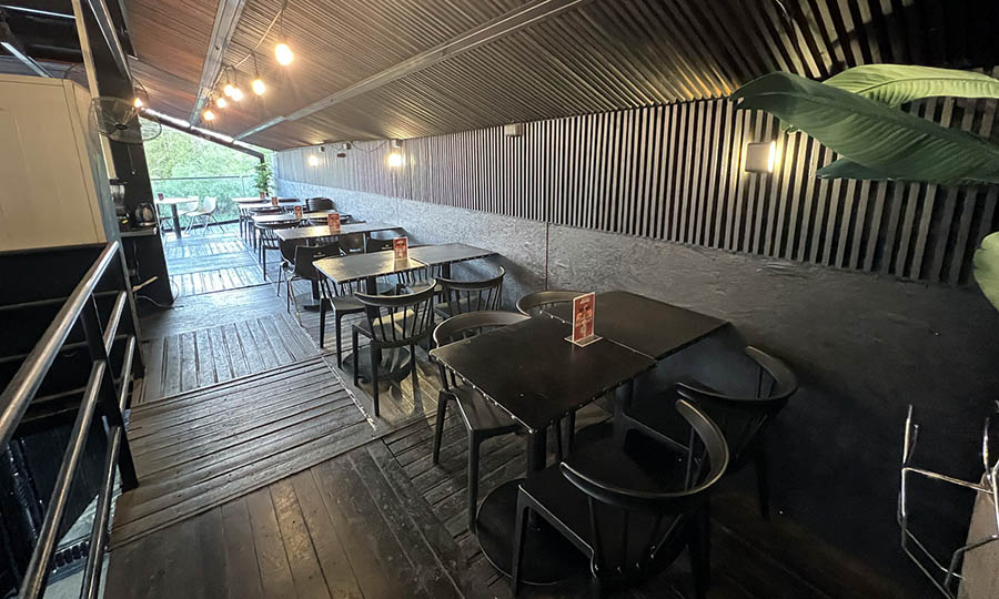 La azotea y terraza del segundo piso de Rossie la Loca Tobalaba