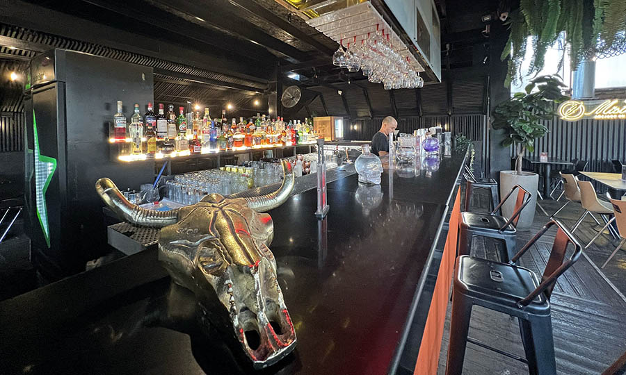 La barra del segundo piso de Rossie la Loca Tobalaba