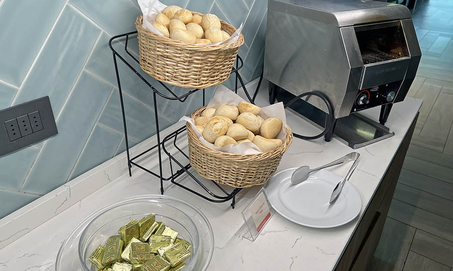 El bufet de sopas y complementos de NUNA Restaurante