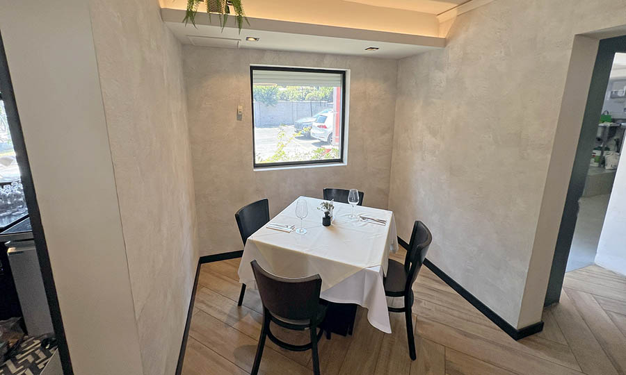 El salón del primer piso de Gatopardo