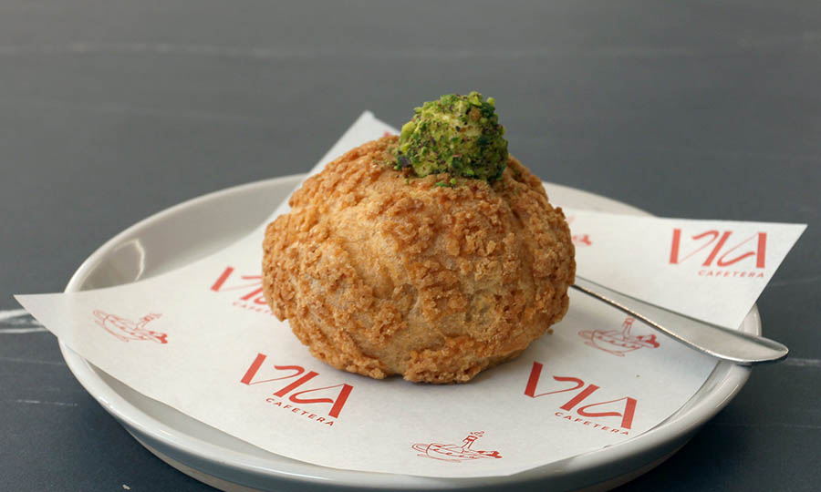 Hermoso profiterol de pistacho