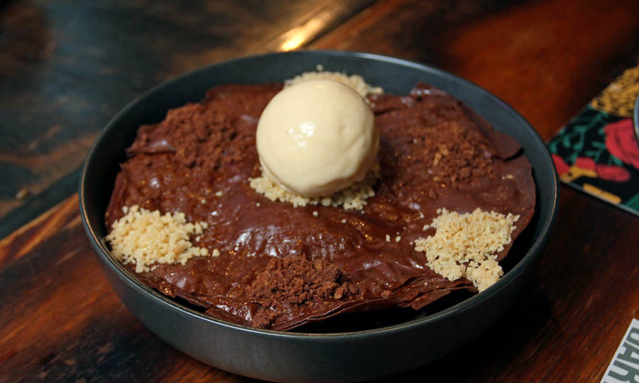 Fudge de chocolate y helado vainilla - Oporto Salvaje