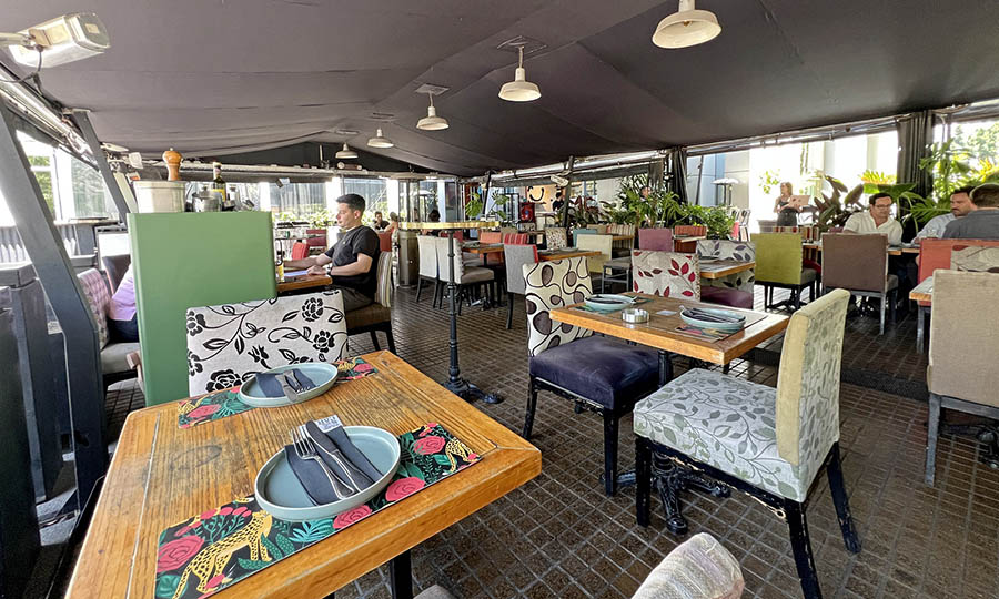 La terraza principal de Oporto Salvaje - Oporto Salvaje