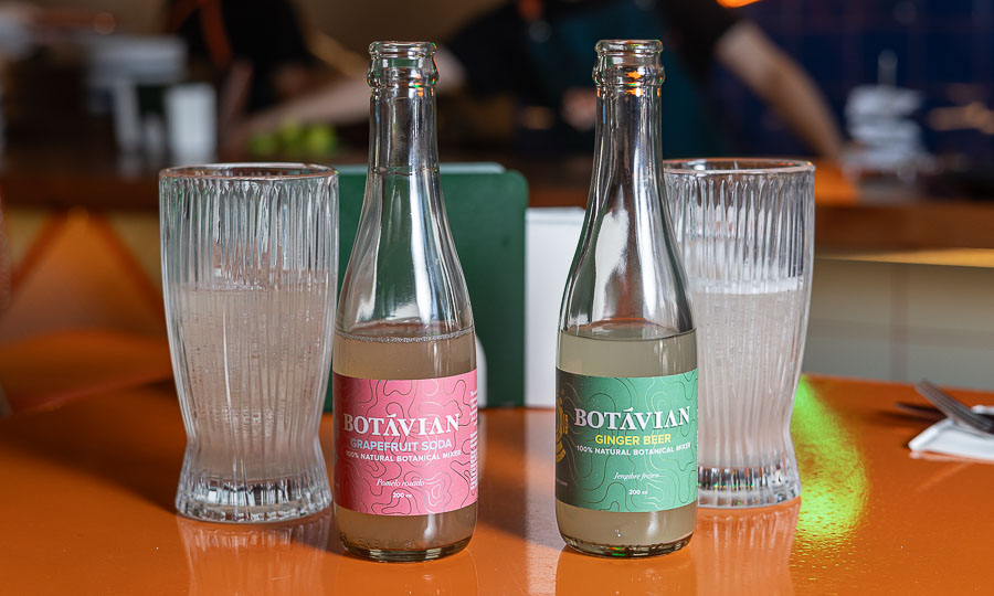Bebidas premium Botvian, Ginger Beer y Grape Fruit Soda - Sanchez Tacos