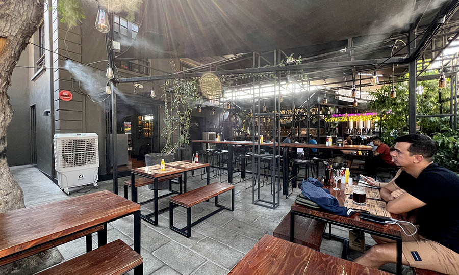Terraza frontal de Kunstmann Craft Bar Barrio Italia