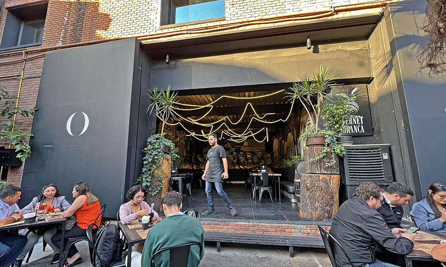 El saln interior de Oculto Beergarden