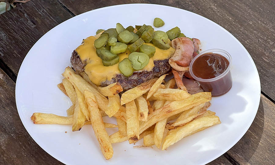 Hamburguesa americana al plato