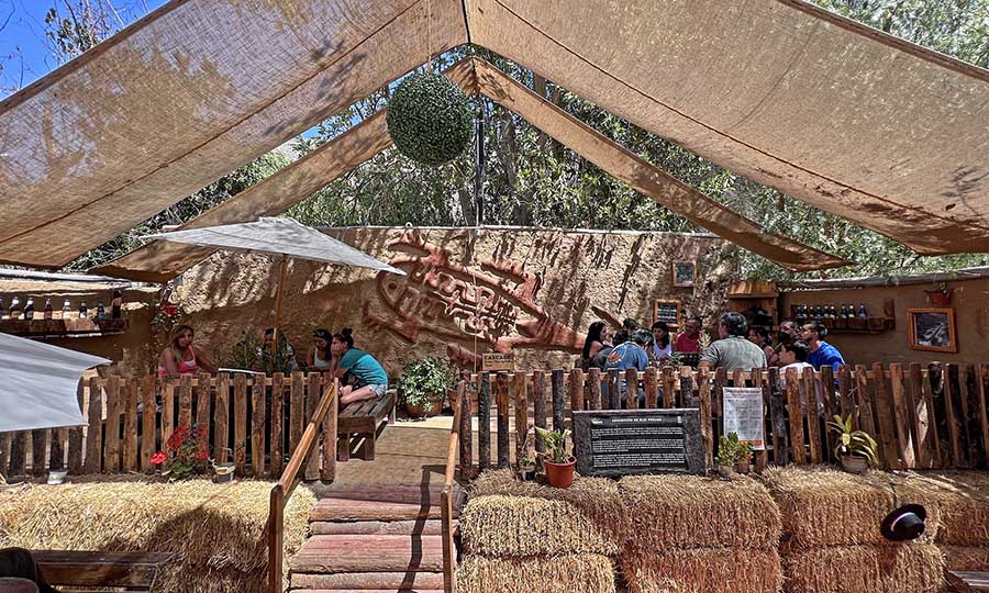 La gran terraza del Beergarden Guayacn en Diaguitas
