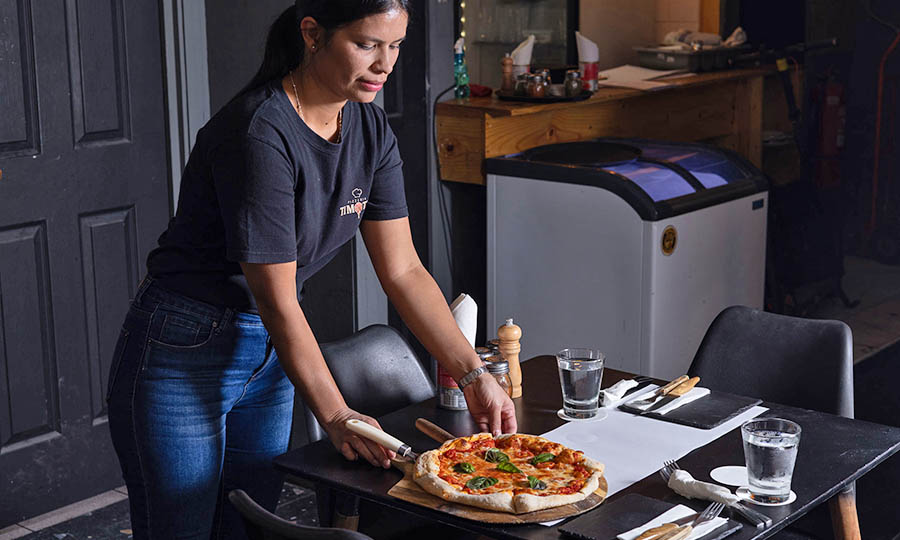 La bienvenida de Timoteo: postura de mesa con cortesas