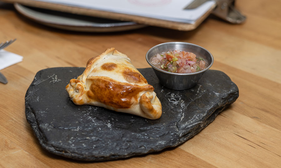 Del Men de almuerzo: Empanada de atn en conserva con pebre