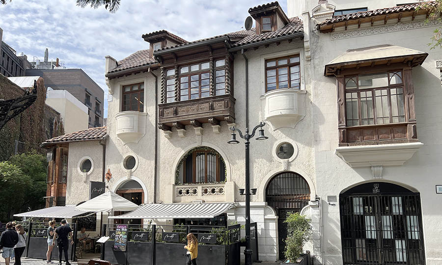 Fachada del restaurante Mulato en Barrio Lastarria