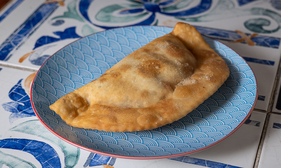 Amable Empanada frita de mariscos