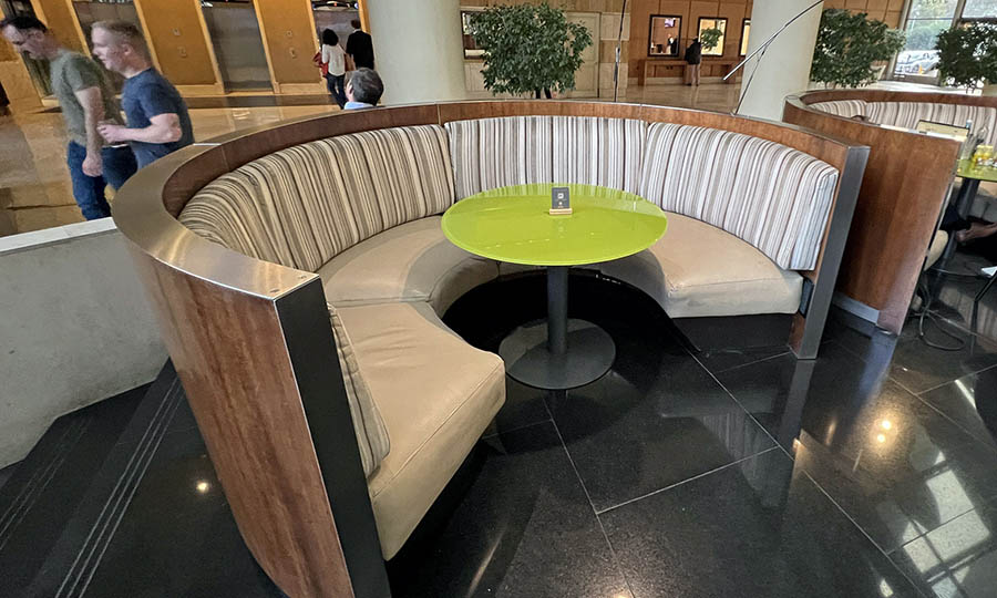 Mobiliario de decoracin de Akn Bar Lounge