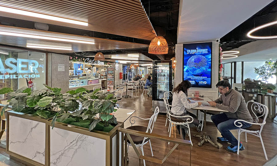La mesas de Cest si Bon Panormico - Cest si Bon - Mall Vivo Panormico