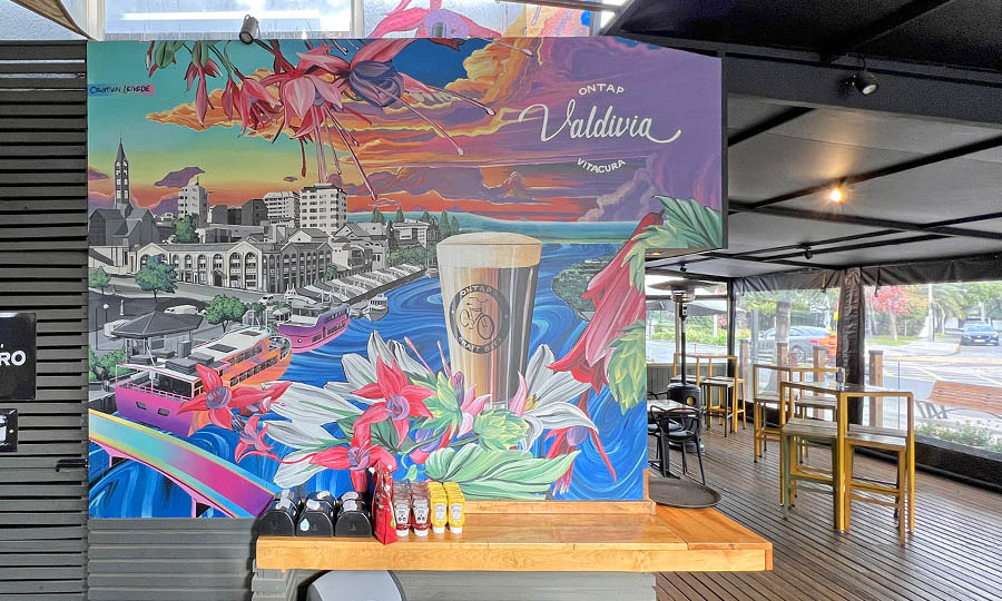 Uno de los murales de On Tap Vitacura