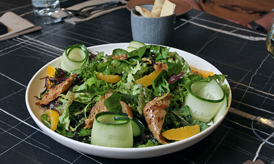 Ensalada huerto Bardot con seitn