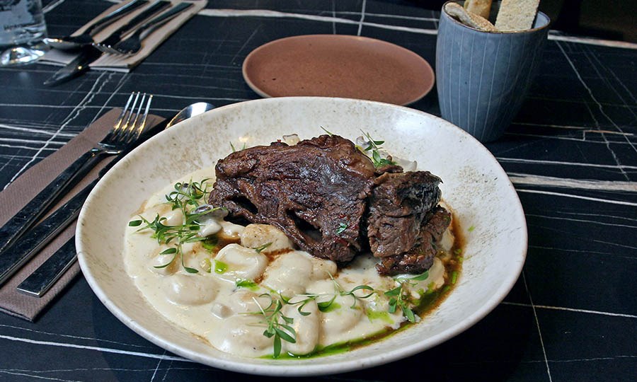 oquis de Montmartre, con asado de tira