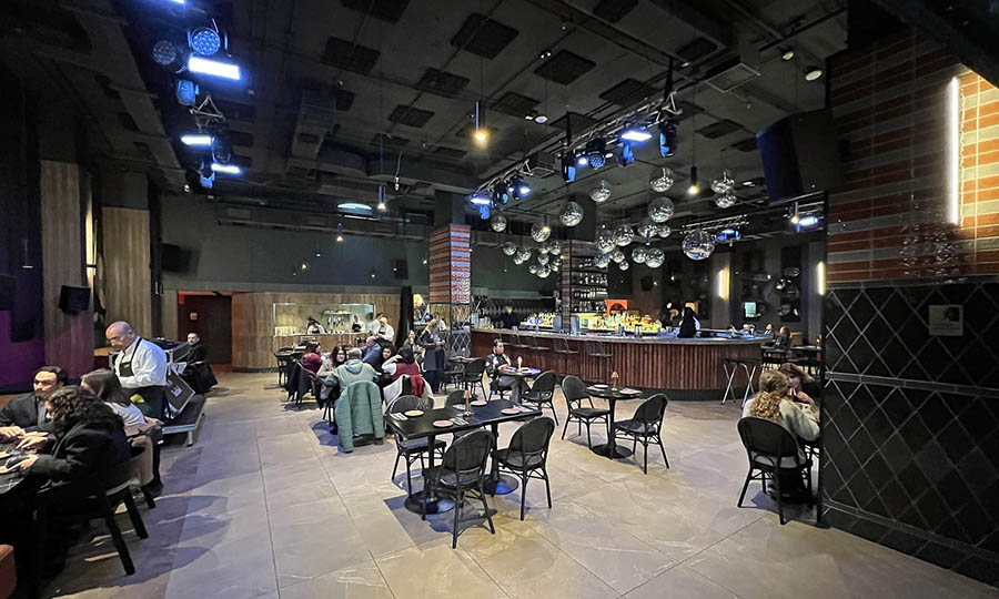 El gran saln interior de Bardot