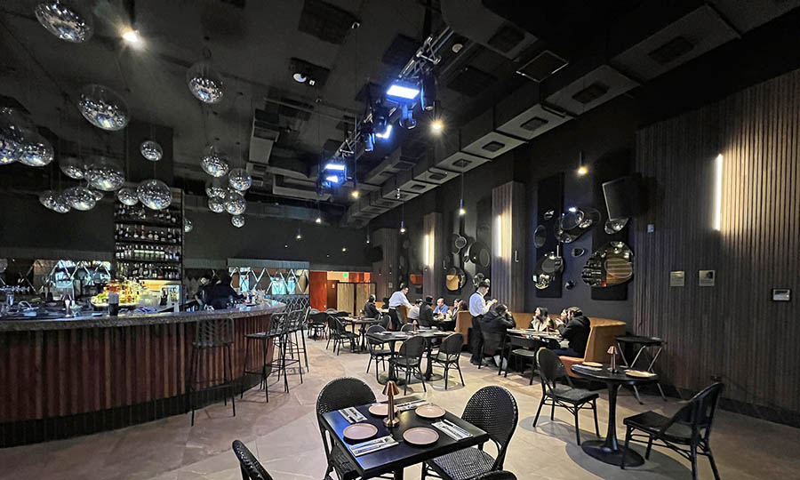 El gran saln interior de Bardot