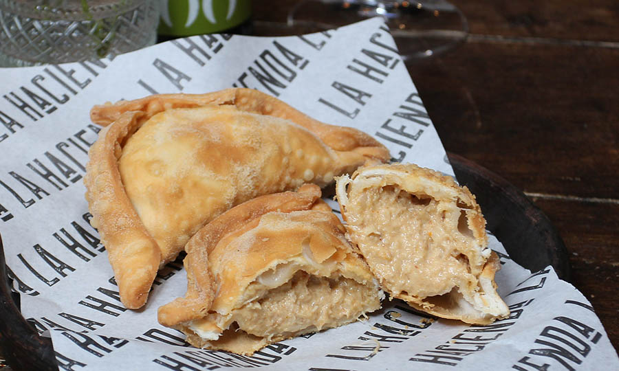 Empanadas de chupe de jaiba  - La Hacienda Machal