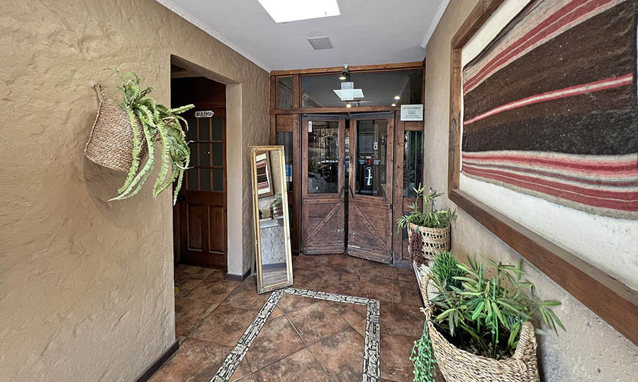 La entrada colonial a La Hacienda - La Hacienda Machal