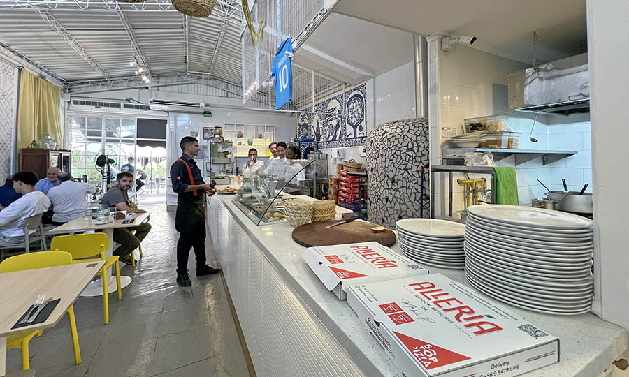 El sal�n interior de Alleria Pizzer�a