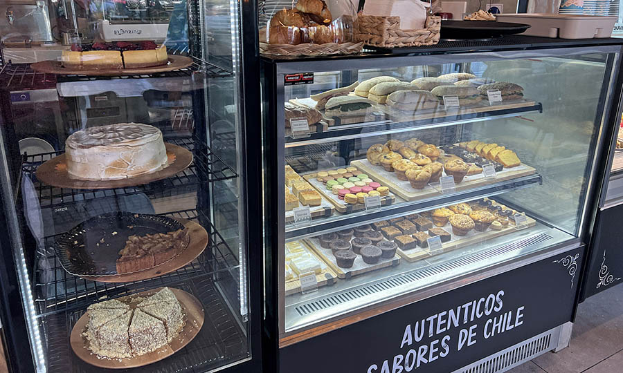 La vitrina de bollería de El Taller MUT