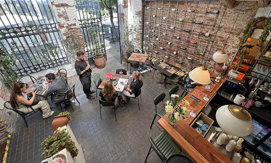La terraza principal de Oda Santiago
