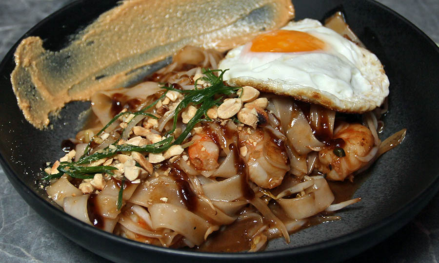 Deliciosos Tuk tuk Pad thai  - KATO Tasty Caos