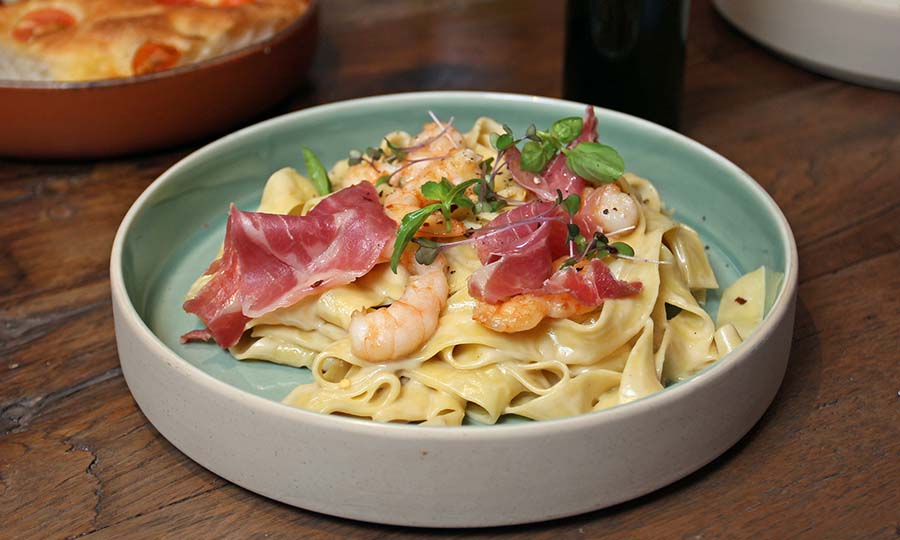 Pappardelle de langostino y jamón prosciutto