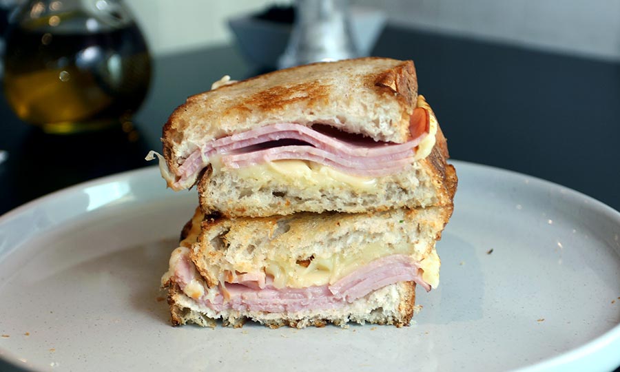 Cl�sico y logrado S�ndwich de jam�n queso - Pantiaguina Providencia
