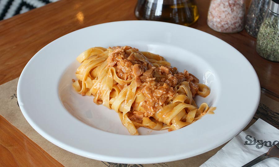 Fetuccini Prosciutto - Signore Pizza