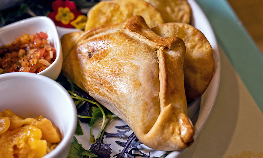 Muy buena Empanada de pino tradicional chilena - Chilean Brunch