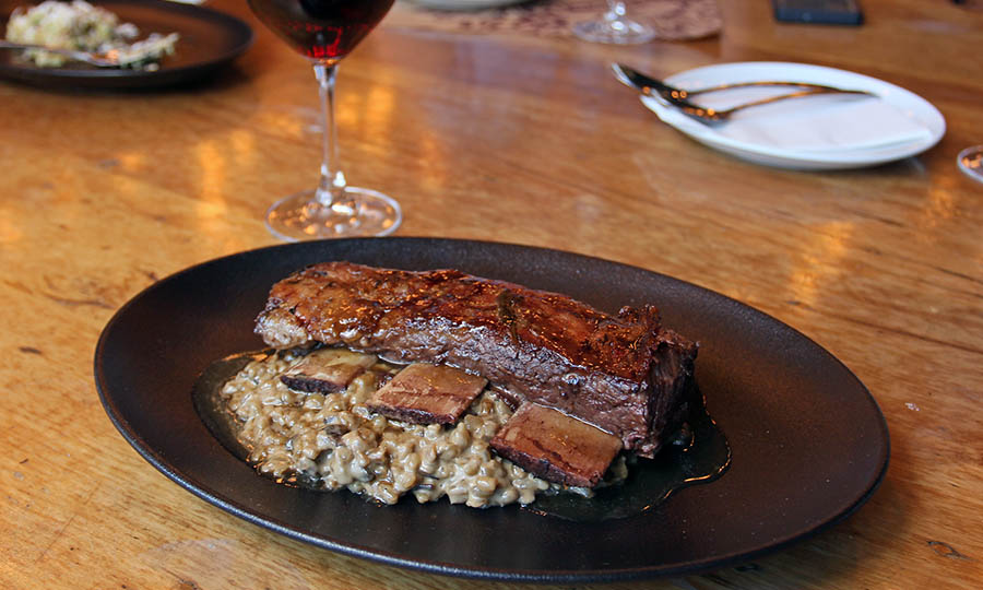 Memorable Asado de tira con cremosos de mote - Barrica 94 Los Trapenses