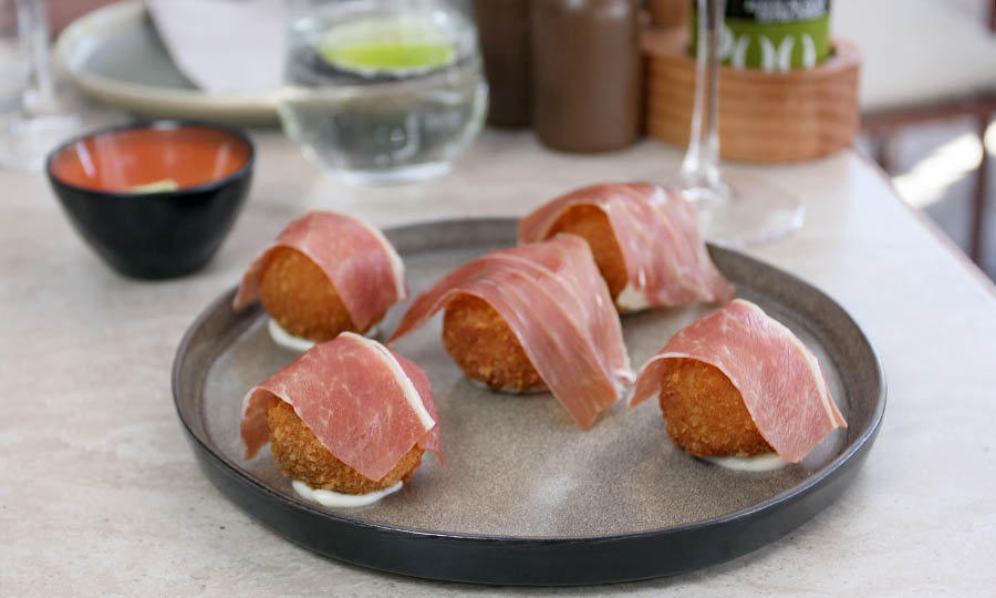 Cremosas Croquetas de jam�n ib�rico - Ronda Restaurante