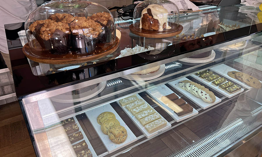 Zona de cafeter�a y servicio - Nolia