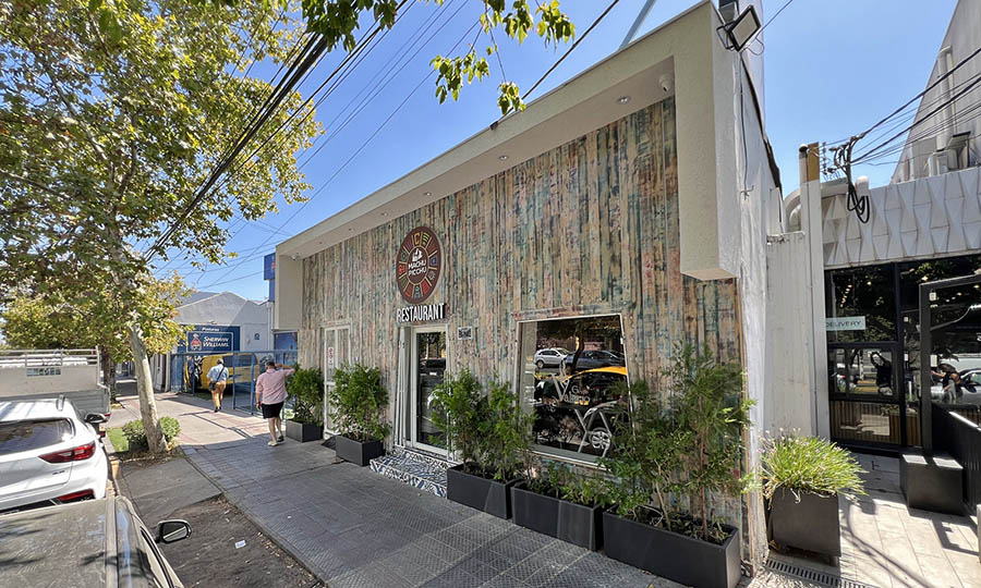 La fachada del restaurante Machu Pichu en Bilbao