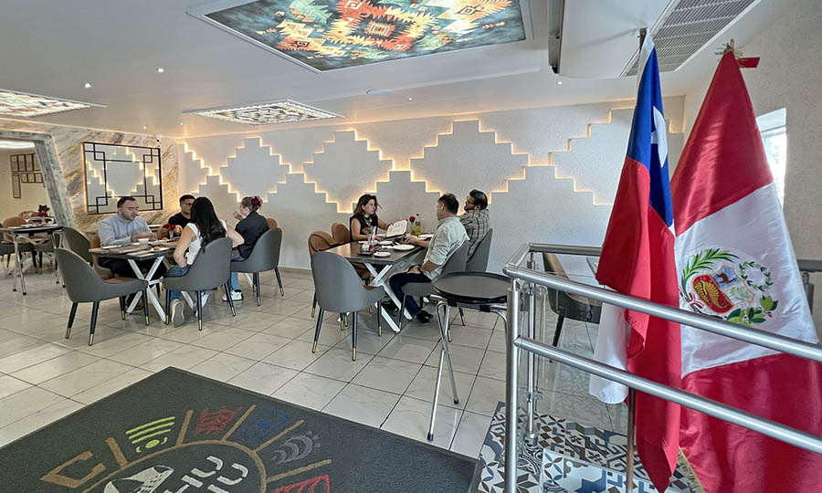 El sal�n en la entrada del restaurante Machu Pichu