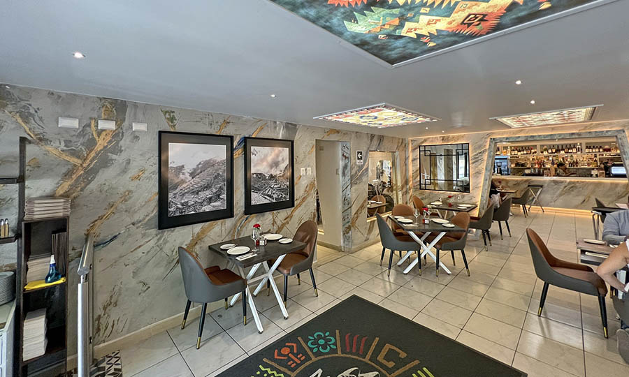 El sal�n en la entrada del restaurante Machu Pichu