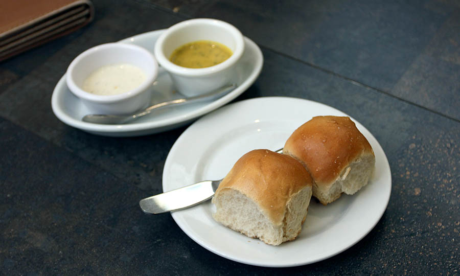 Esas adictivas salsas y pancitos peruanos