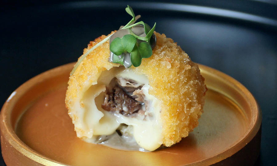 Croquetas de confit de pato - Normandie Restaurant