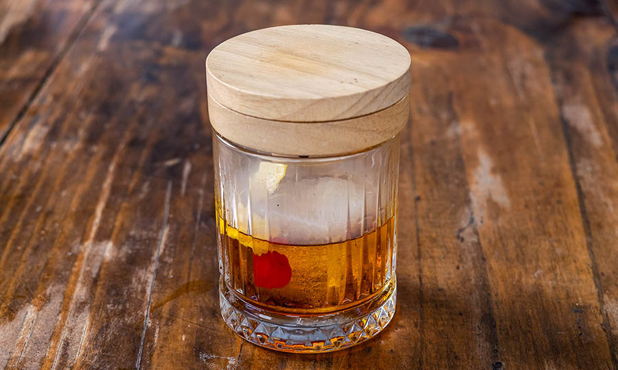 Un GodFather ahumado (whisky y amaretto) - La Parrilla de Mr. Wagyu