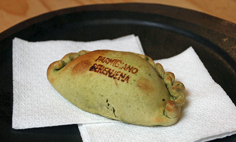 Empanada Parmigiana berenjena - Sama Empanadas - MUT